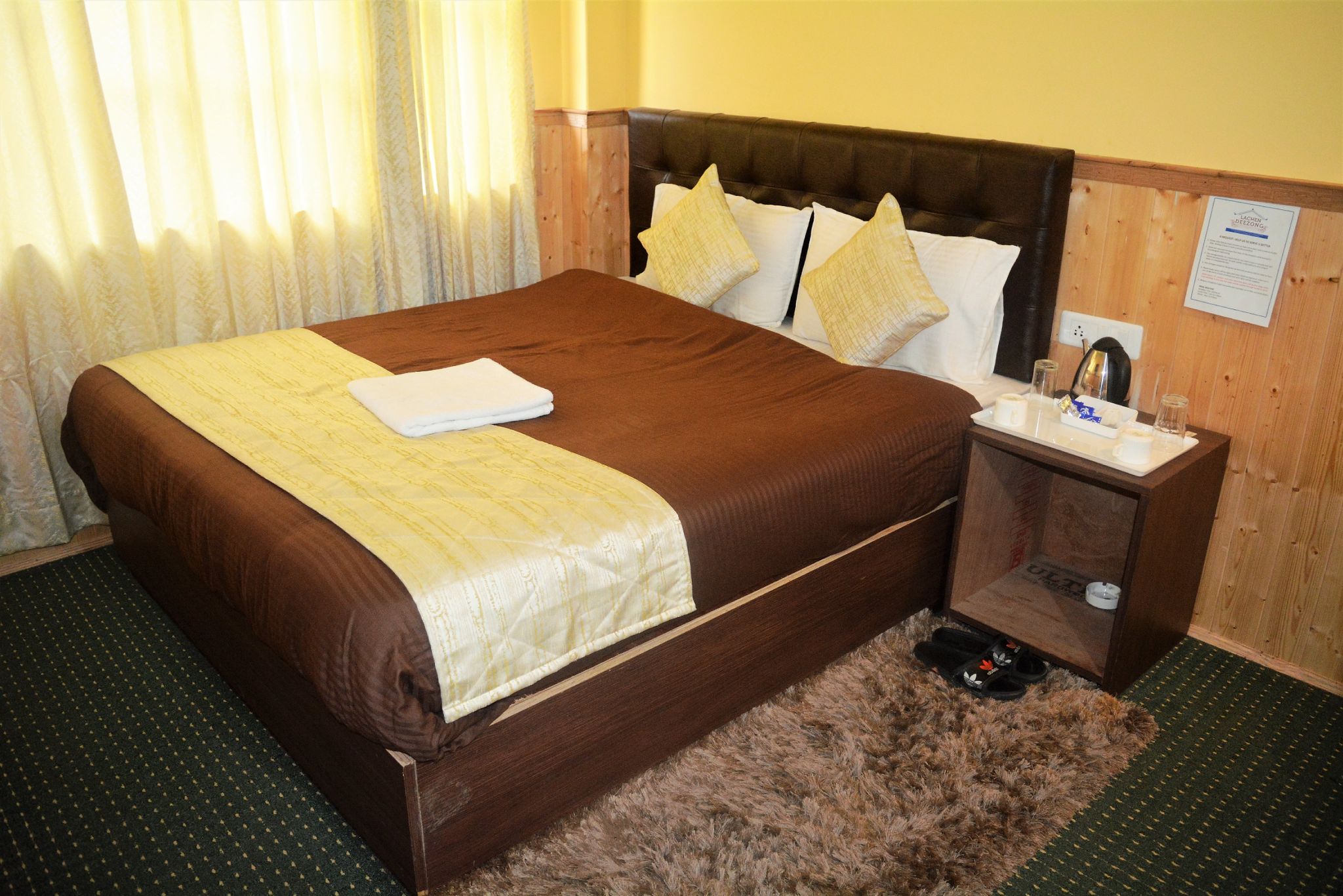 Rufina Lachen Deezong Super Deluxe Room 9