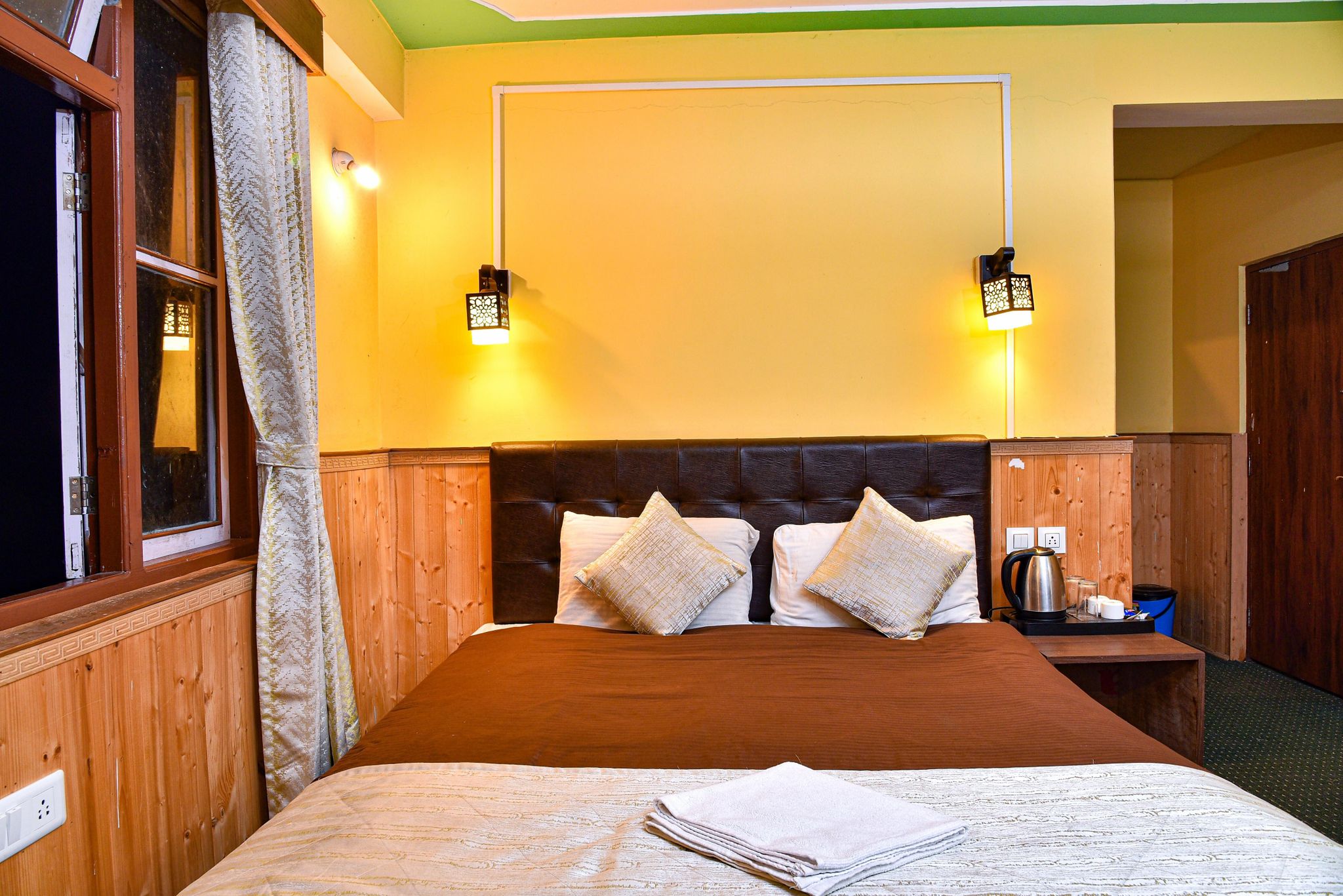 Rufina Lachen Deezong Super Deluxe Room 14