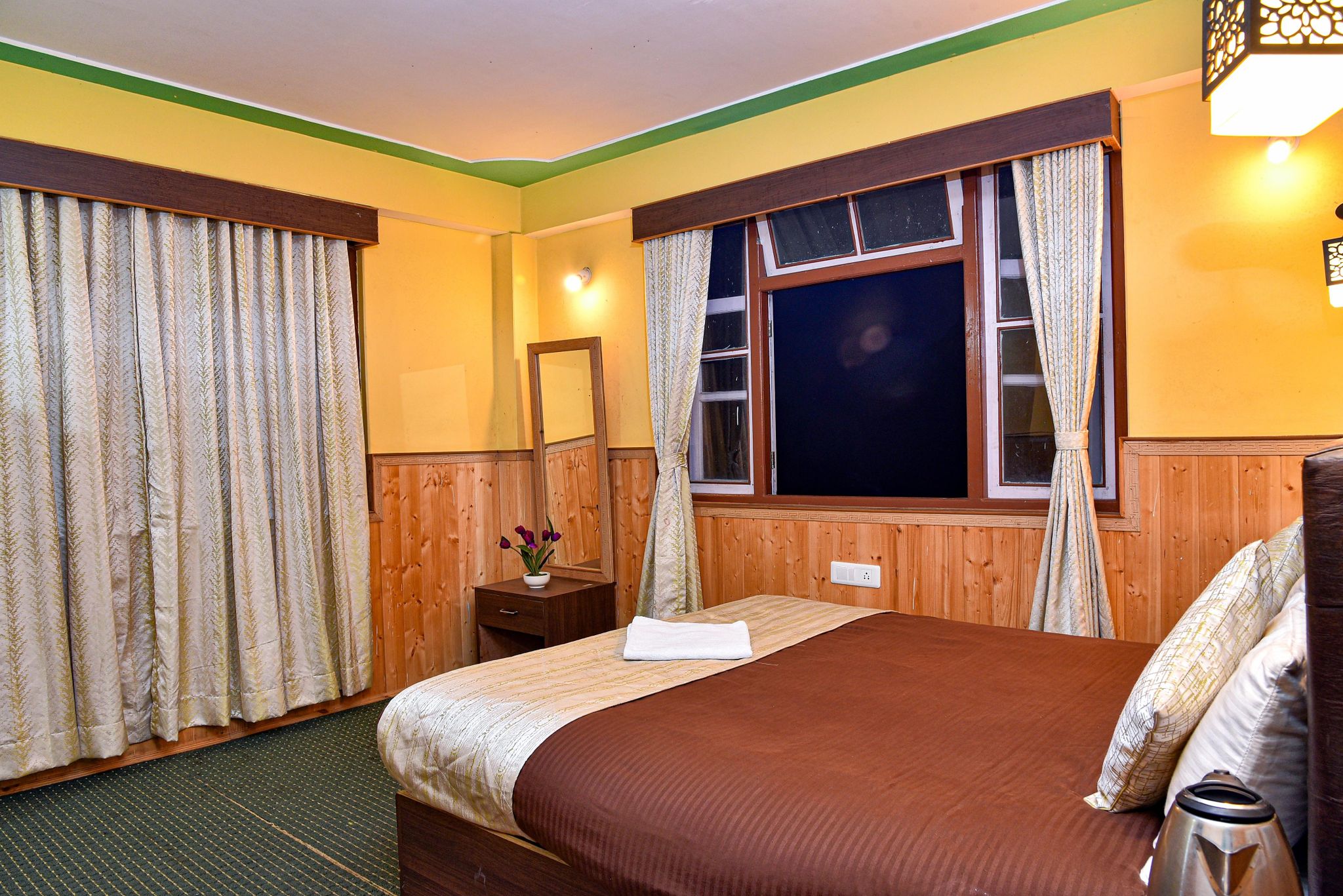 Rufina Lachen Deezong Super Deluxe Room 19