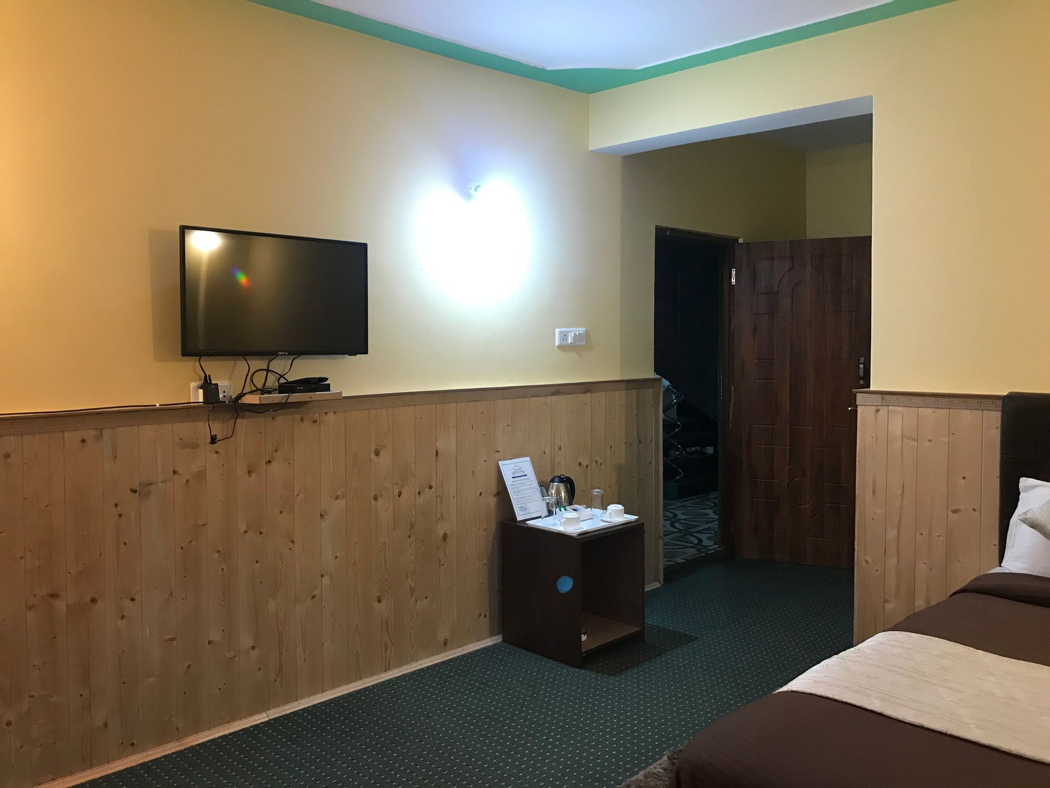 Rufina Lachen Deezong Super Deluxe Room 23