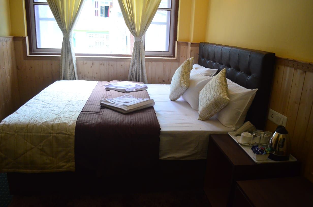 Rufina Lachen Deezong Super Deluxe Room 15