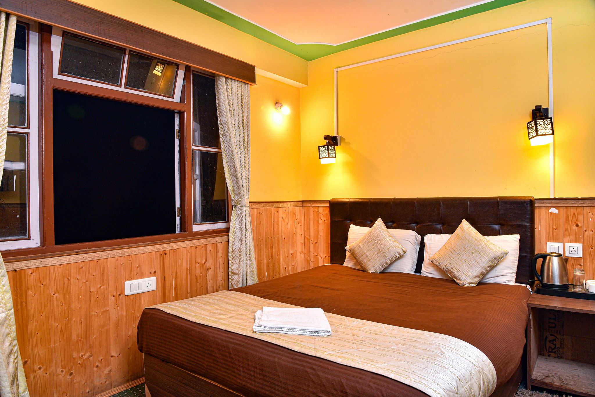 Rufina Lachen Deezong Super Deluxe Room