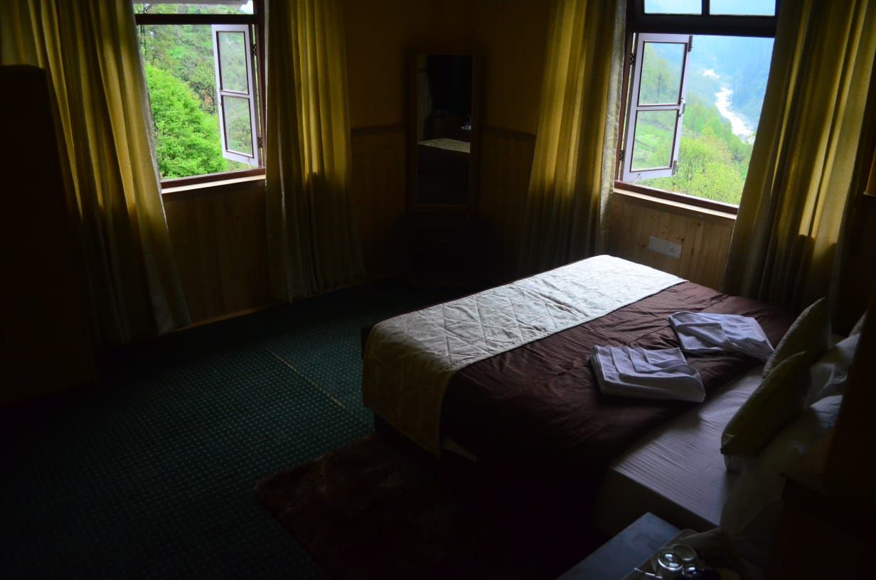 Rufina Lachen Deezong Super Deluxe Room 4