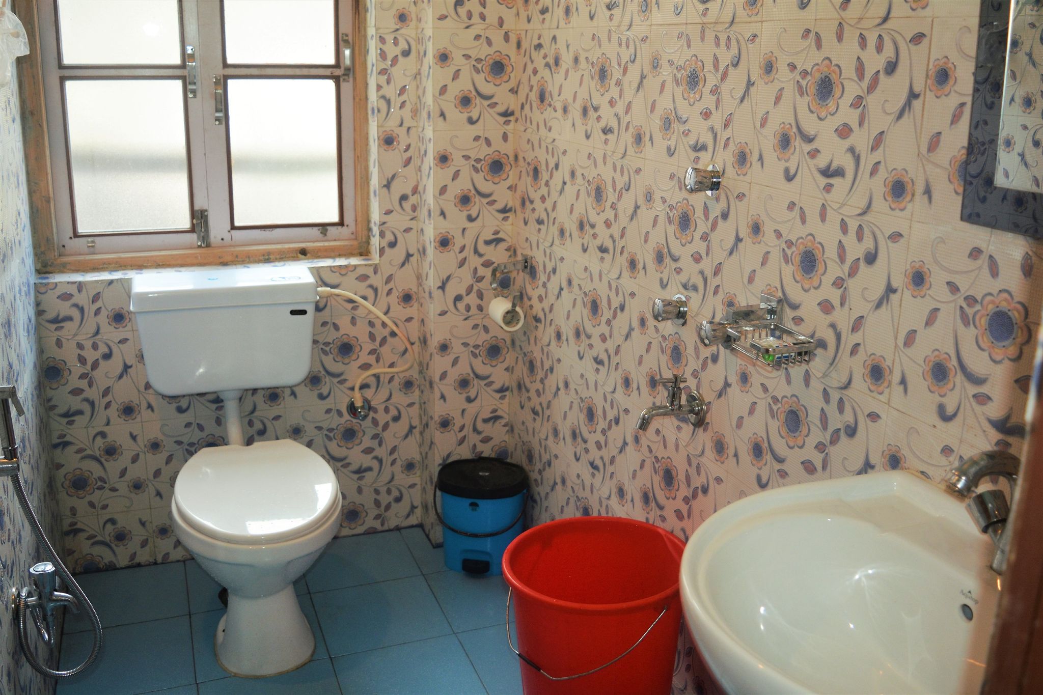 Rufina Lachen Deezong Super Deluxe Room 21