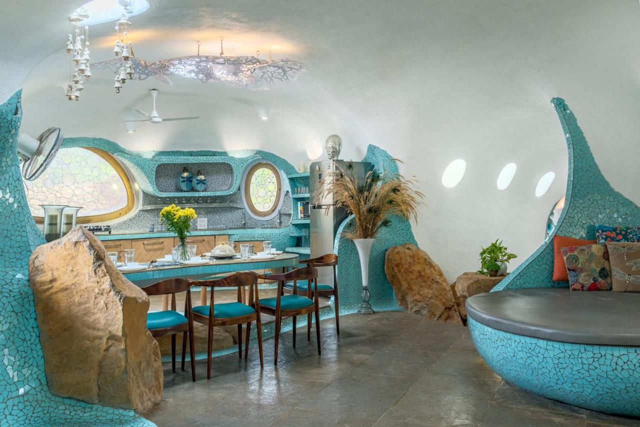 Food & Dining