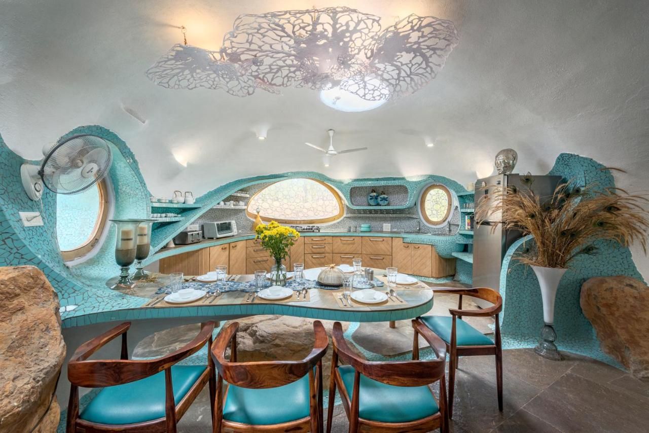 Food & Dining
