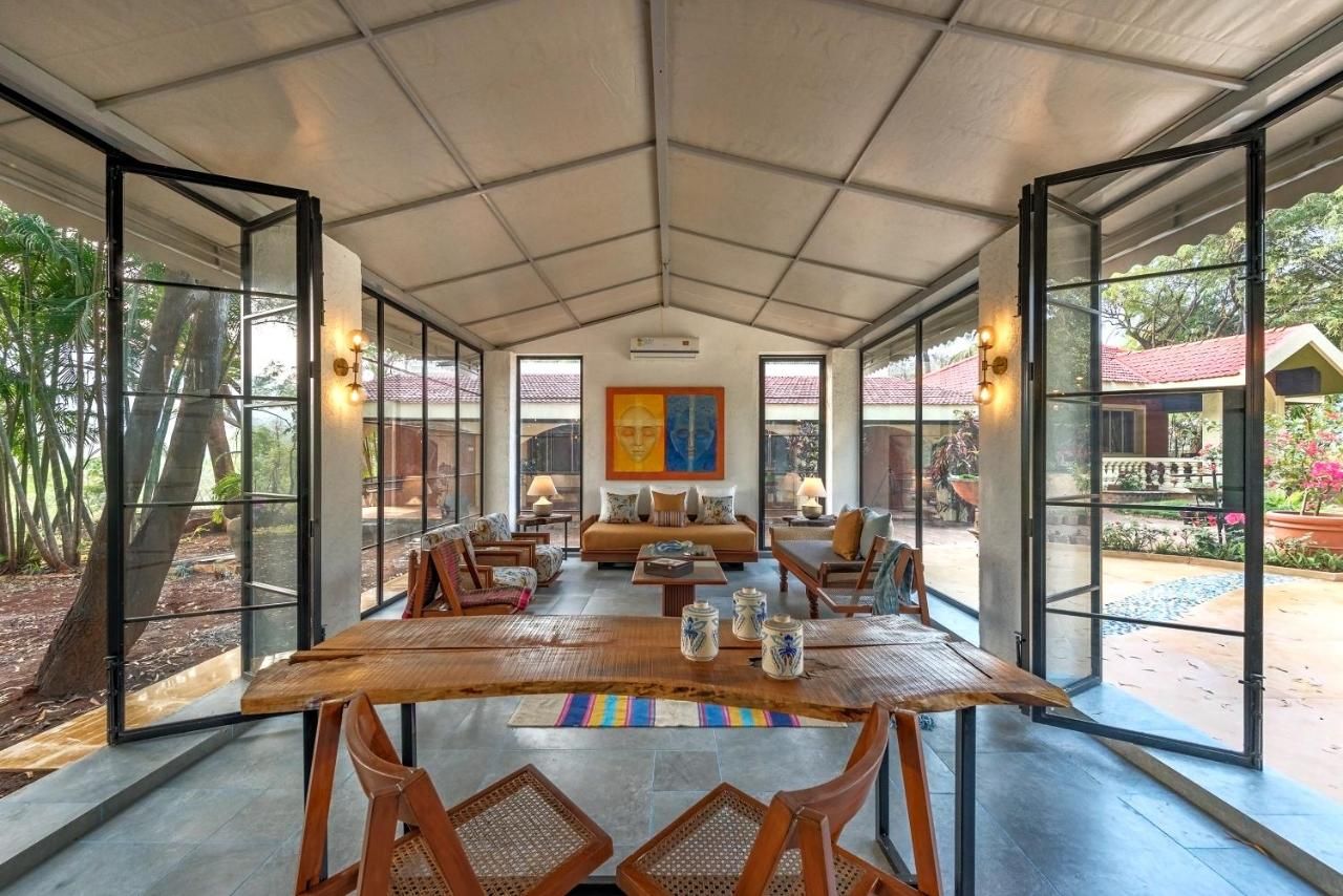 Food & Dining