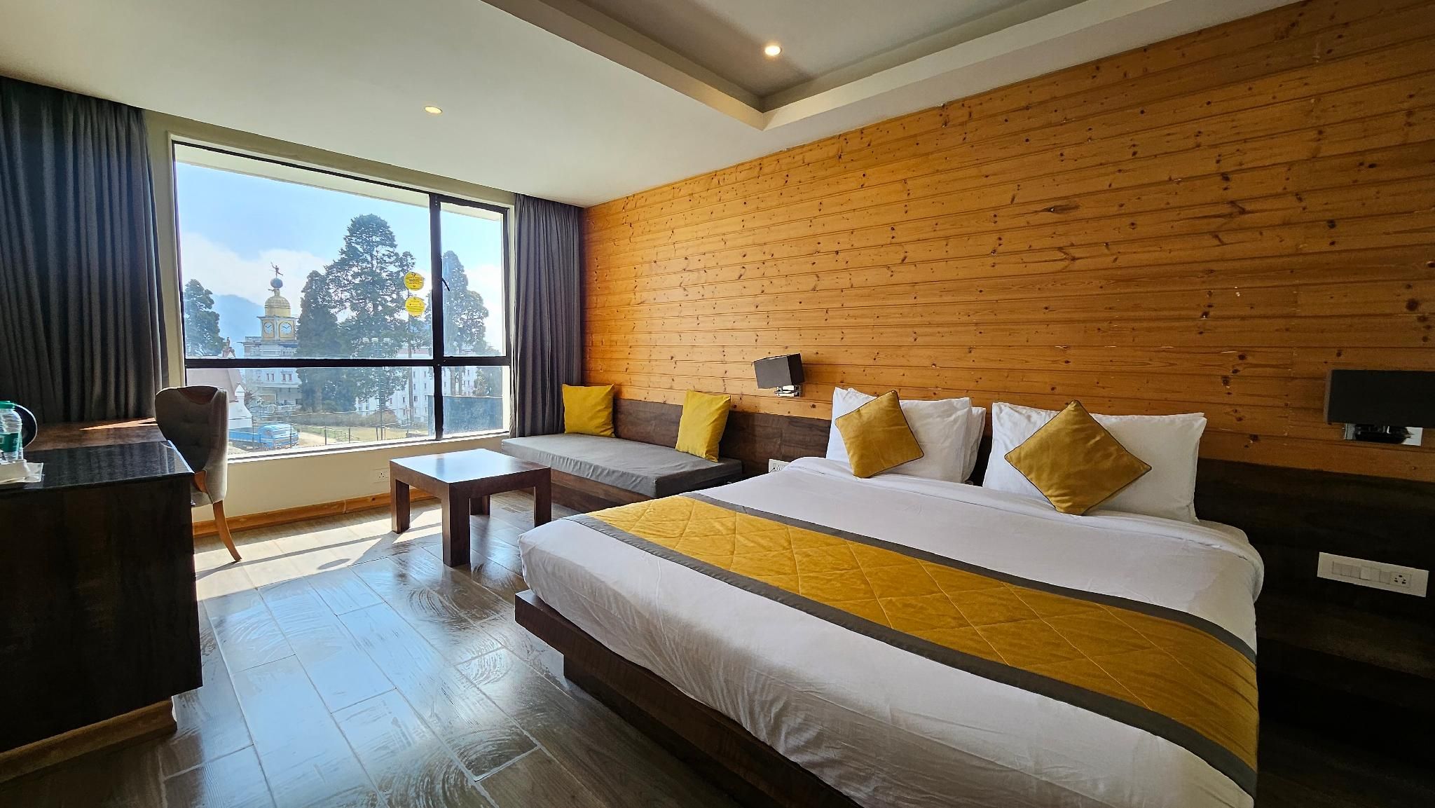 Deluxe Double Room With Window