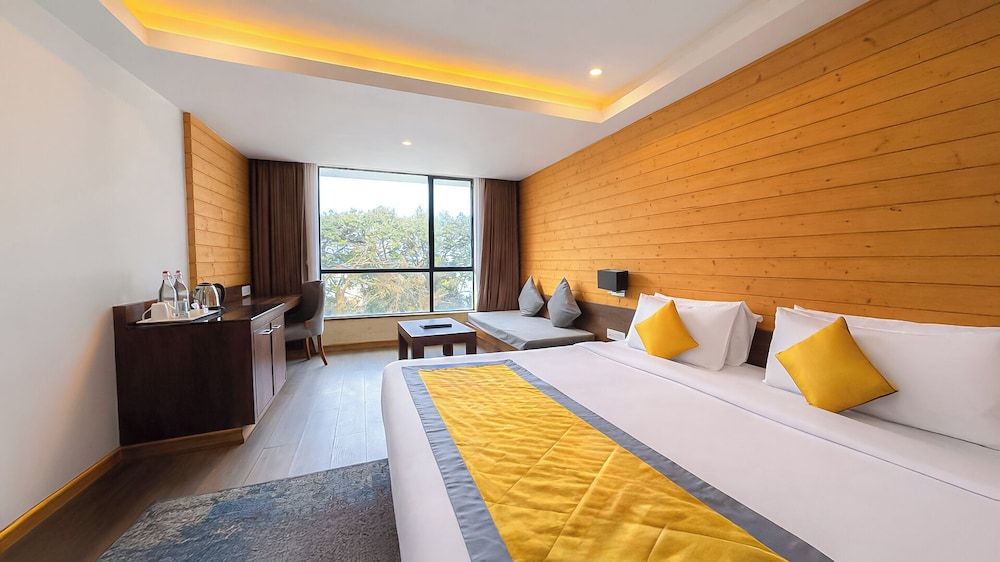 Yashshree Sanderling Mall Road Deluxe Double Room 3