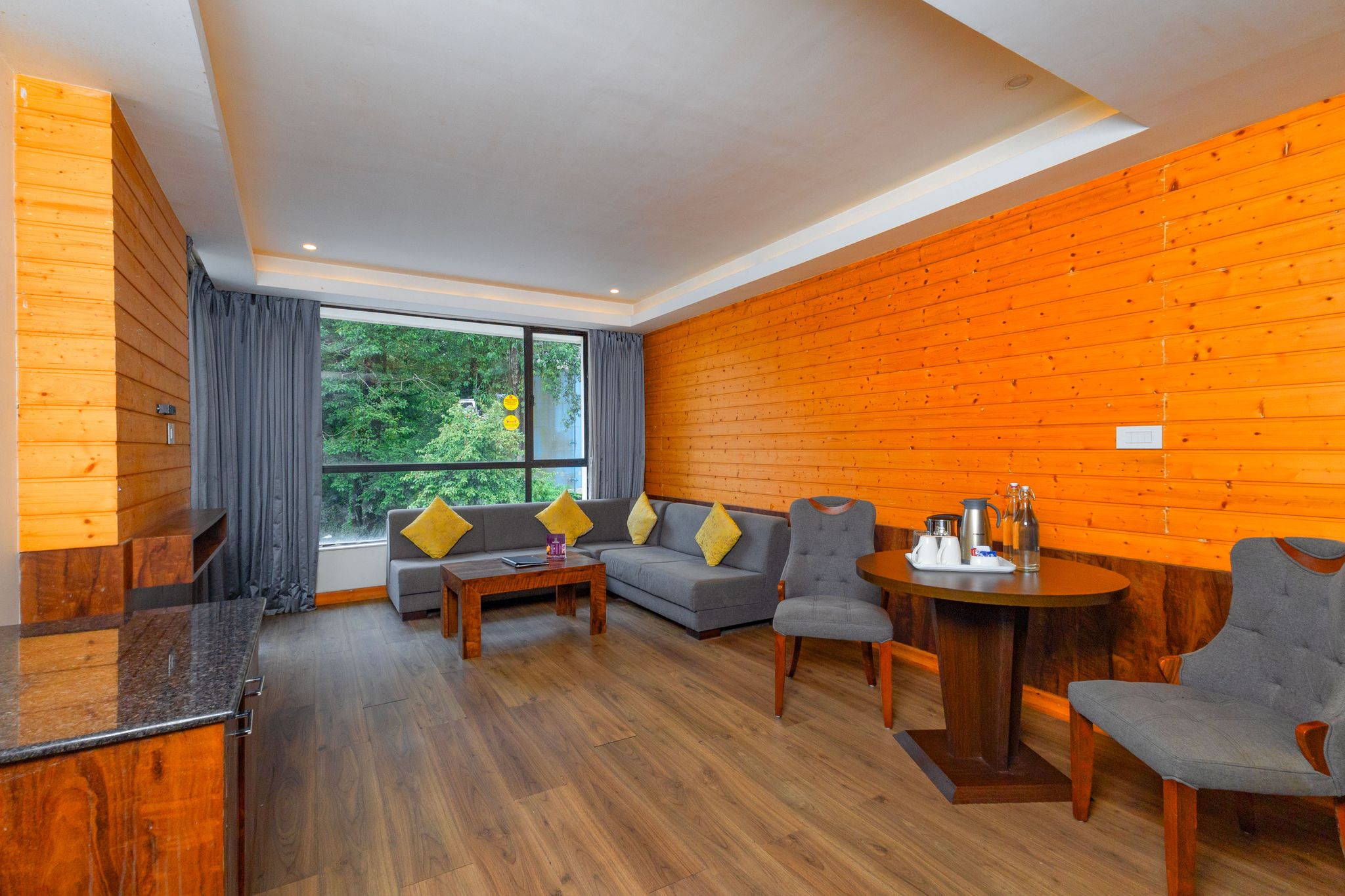 Deluxe Suite