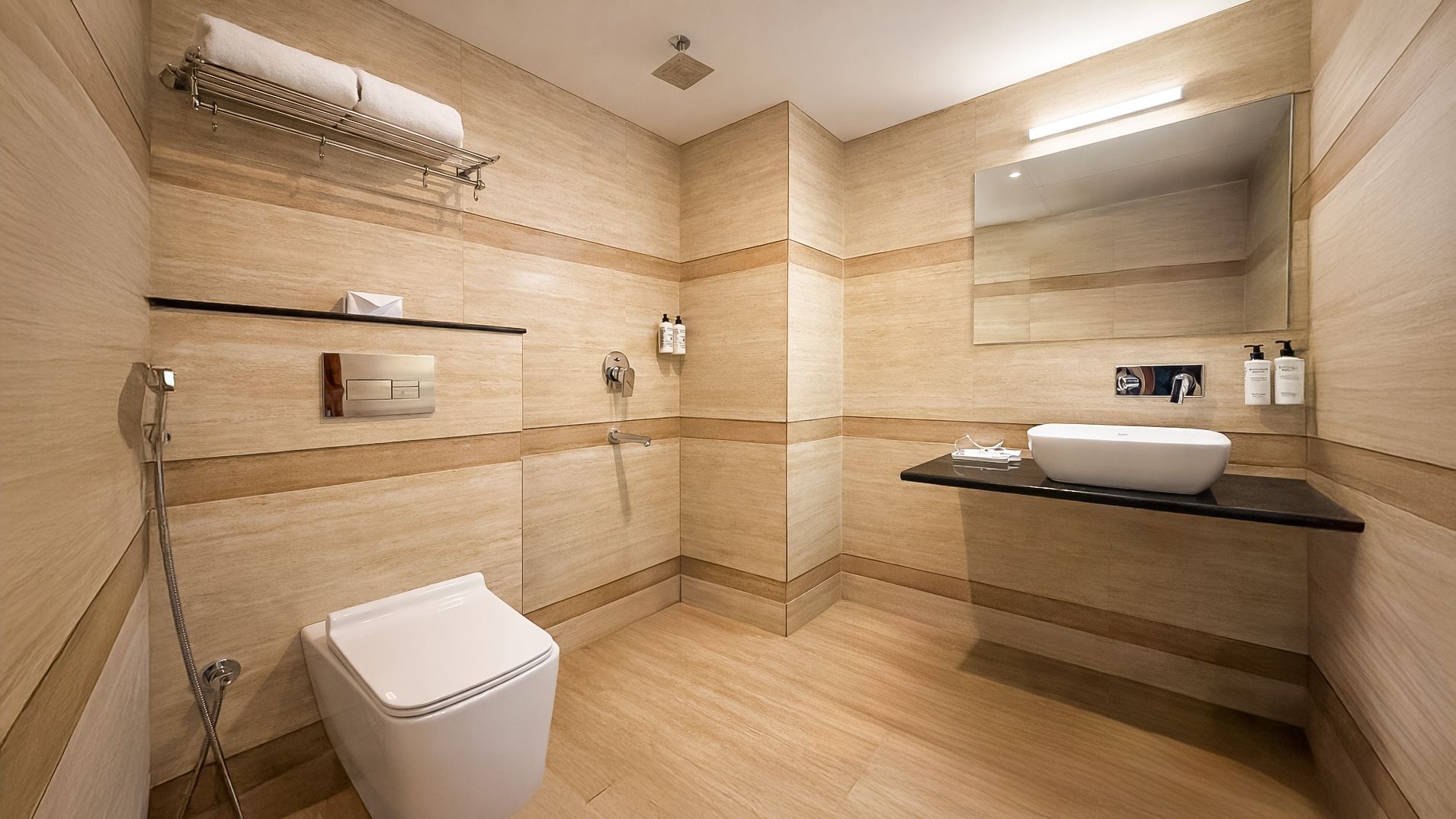 Yashshree Sanderling Mall Road Premium Room 11