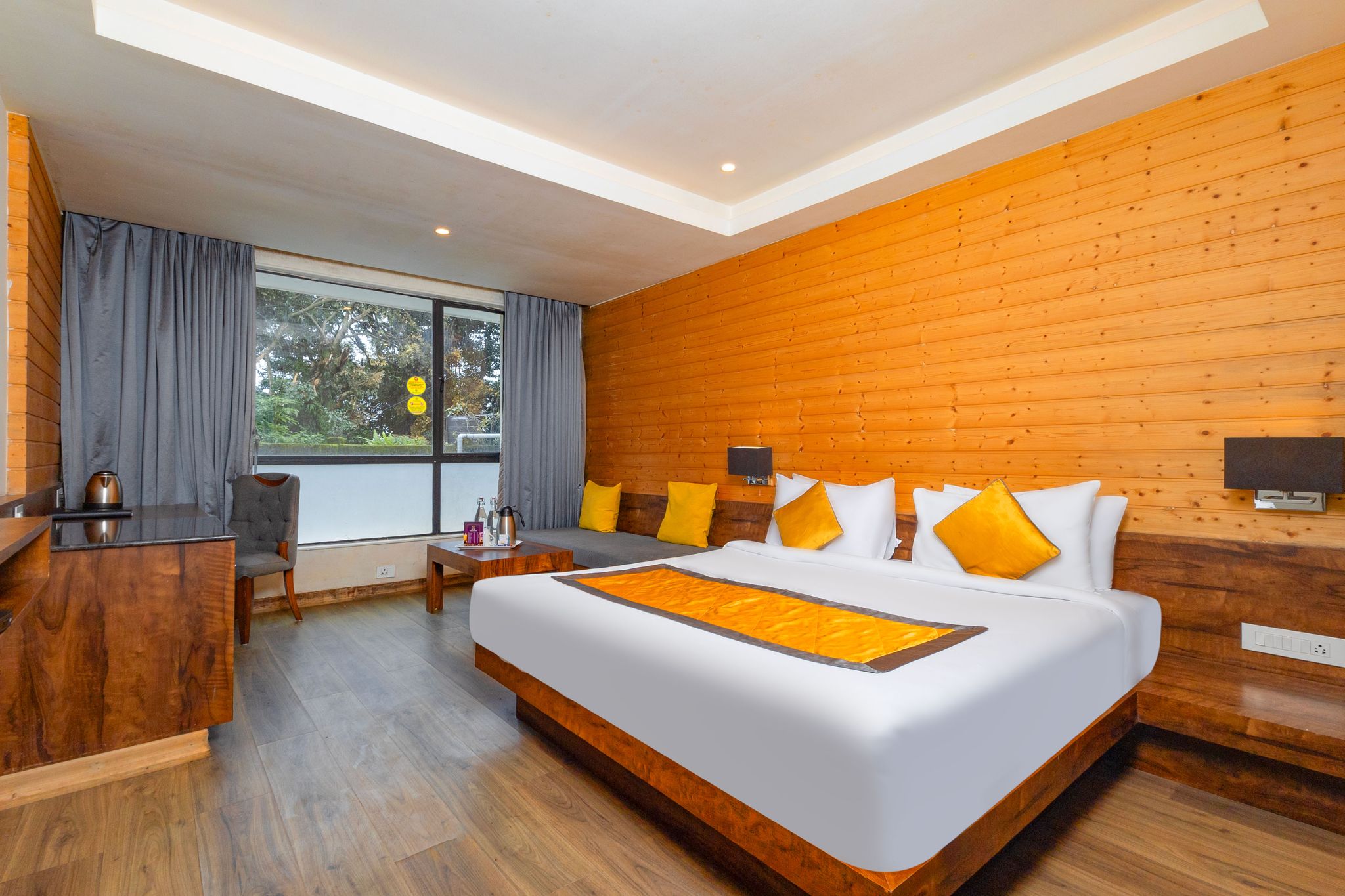 Yashshree Sanderling Mall Road Deluxe Room
