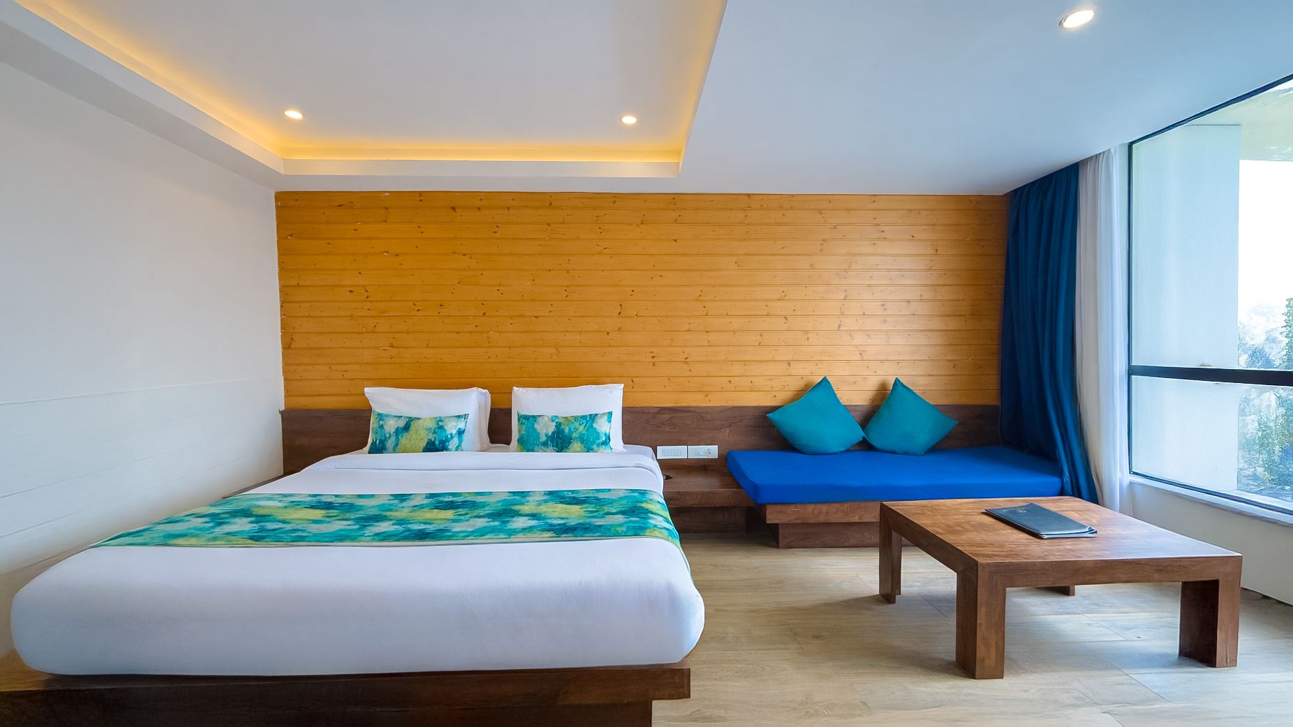 Yashshree Sanderling Mall Road Premium Room 9