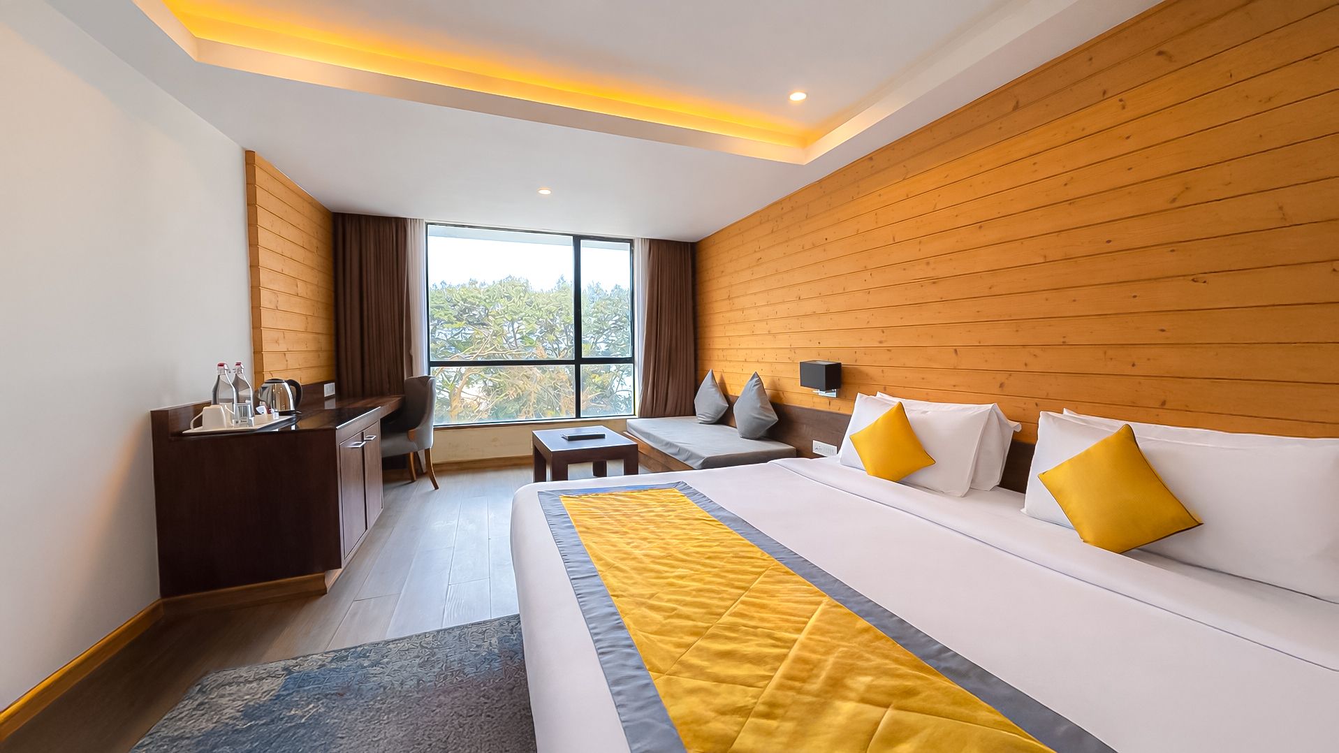 Yashshree Sanderling Mall Road Deluxe Room 3