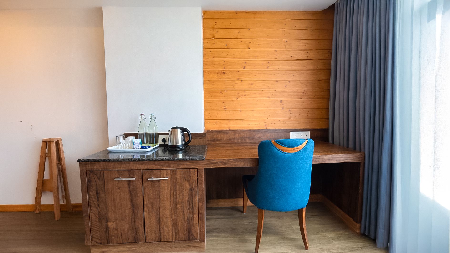 Yashshree Sanderling Mall Road Premium Room 5