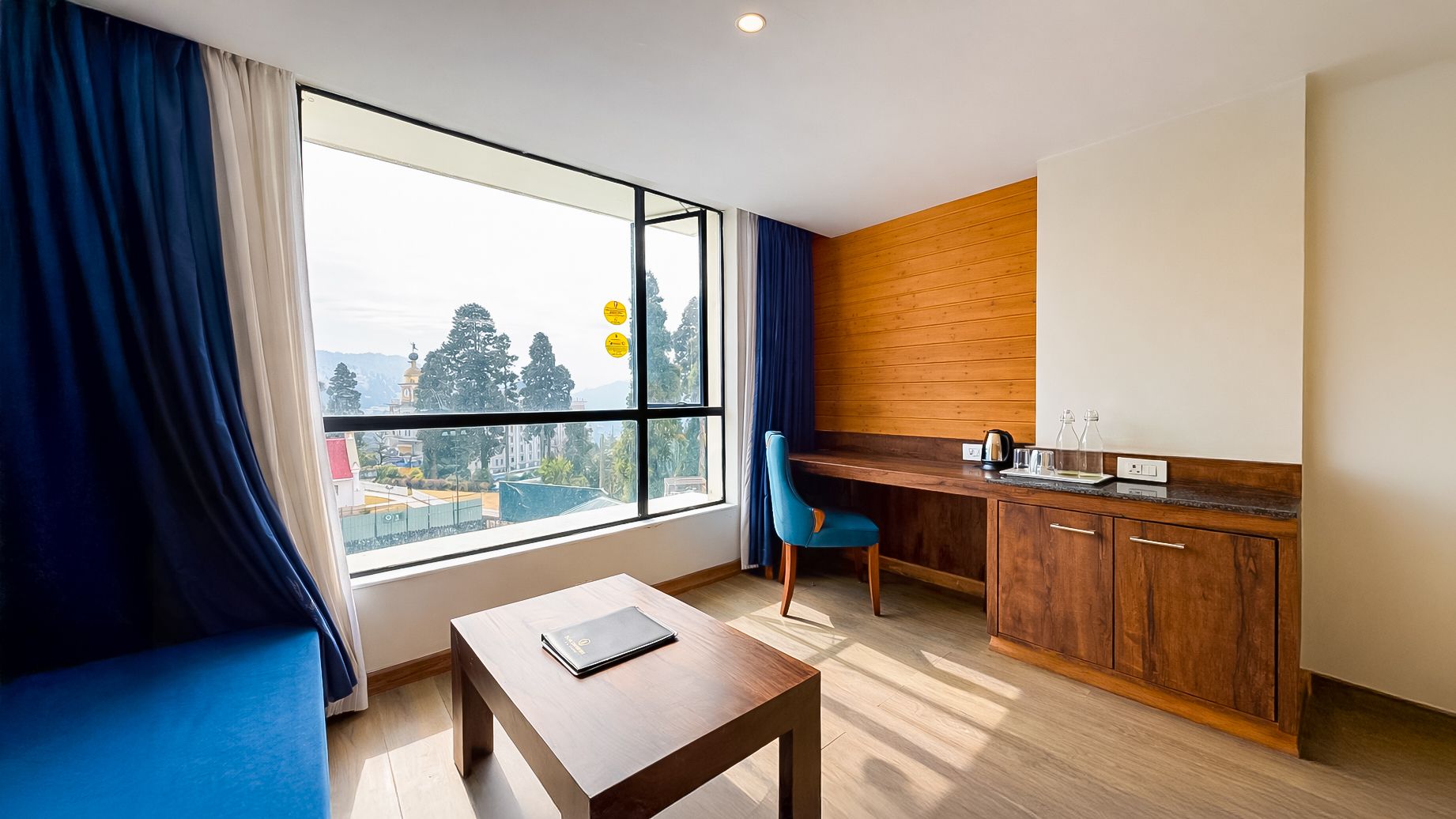 Yashshree Sanderling Mall Road Premium Room 10