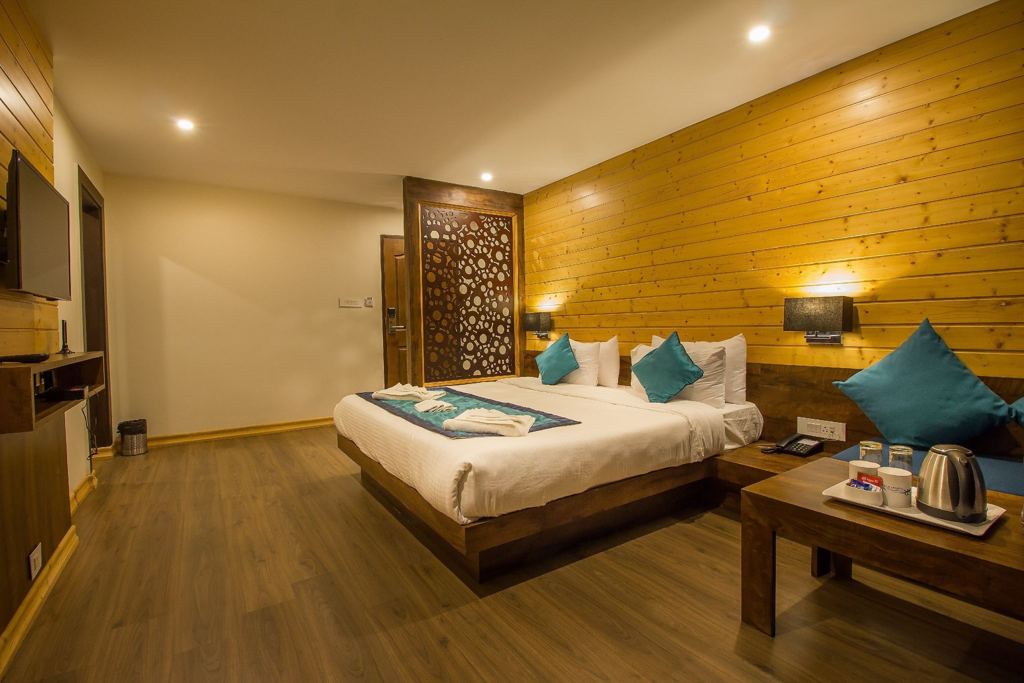 Yashshree Sanderling Mall Road Deluxe Room