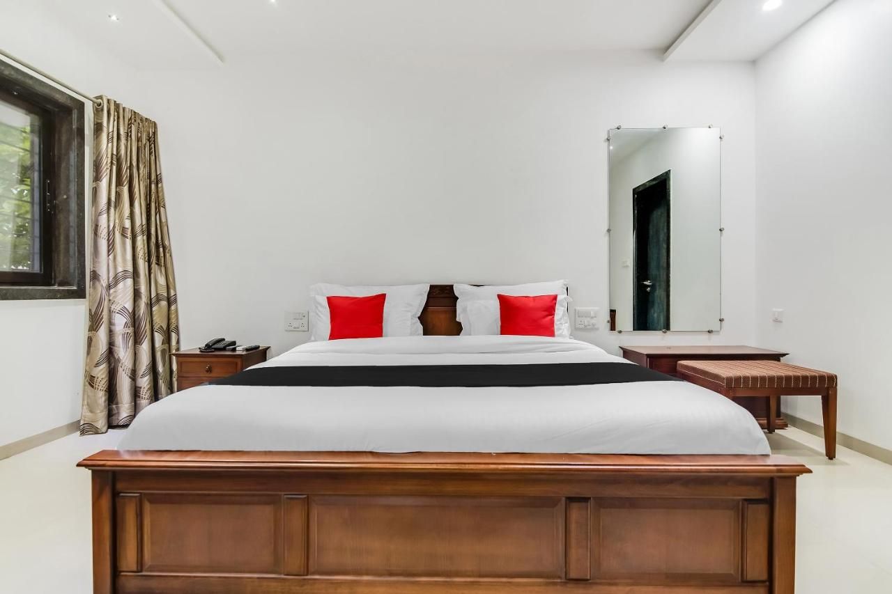 Sapphero Resorts Queen Room 3