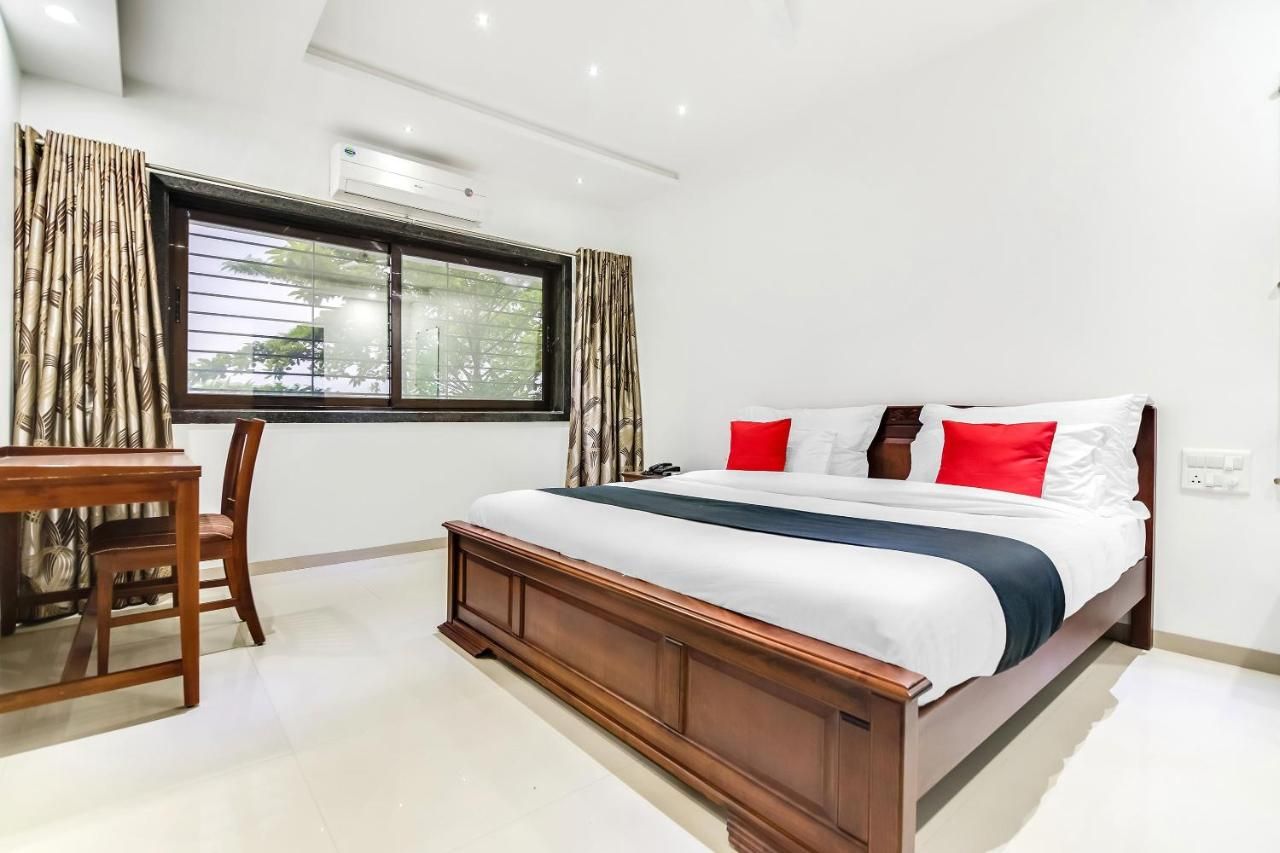 Sapphero Resorts Queen Room