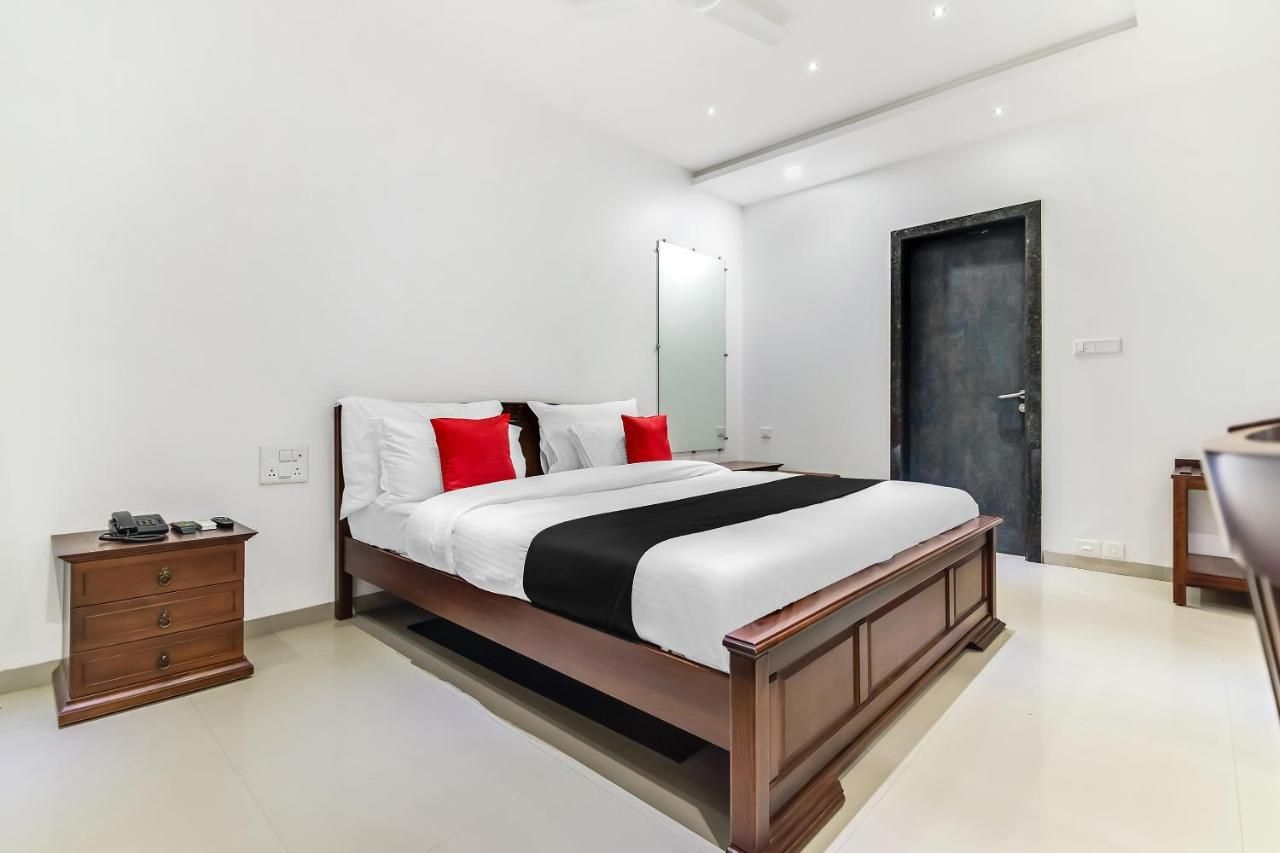 Sapphero Resorts Queen Room 6