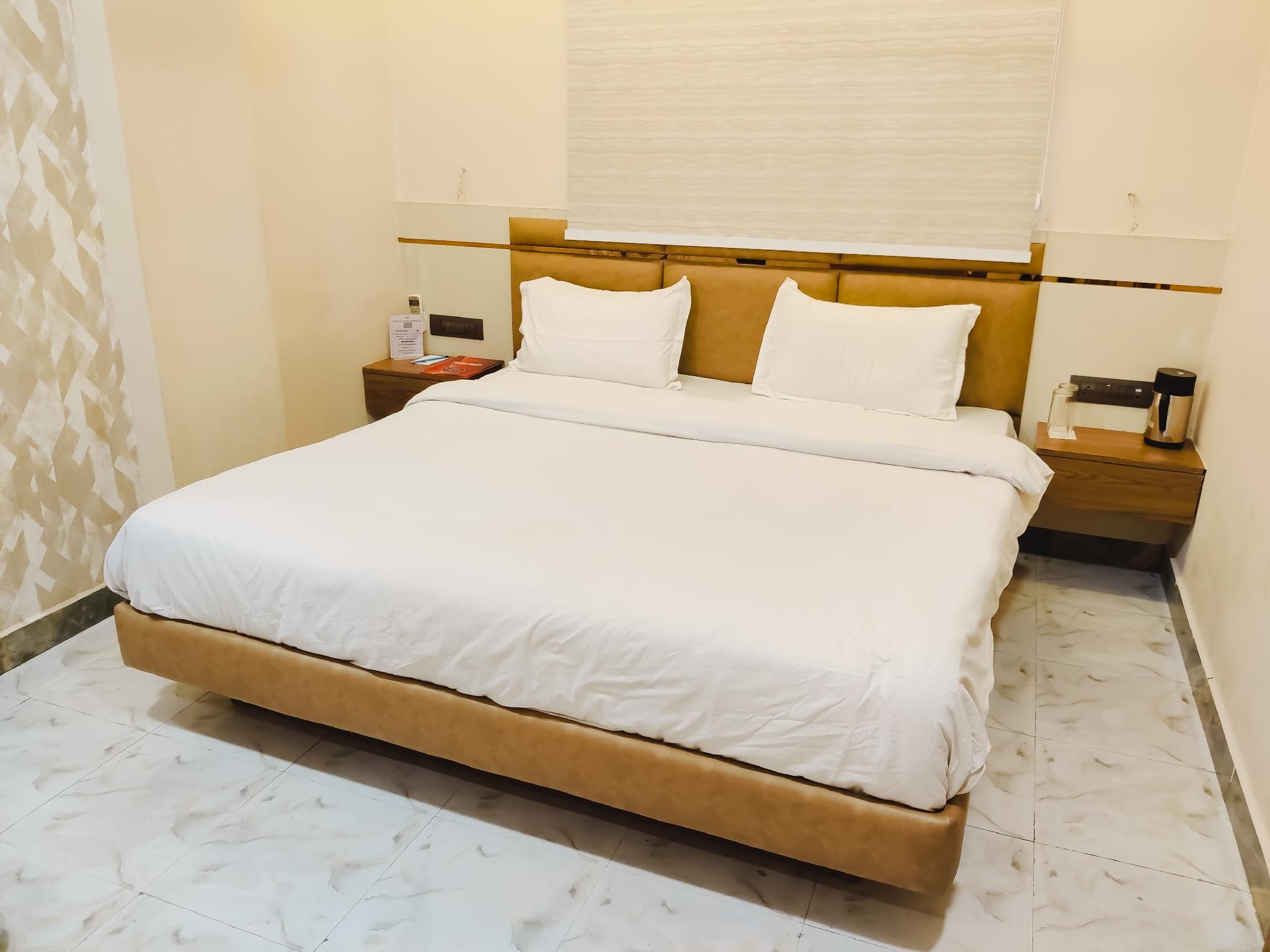 Shah Imperial Executive Room 4