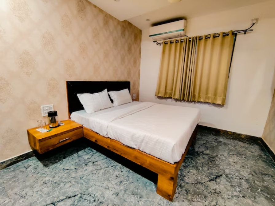 Shah Imperial Executive Room 3