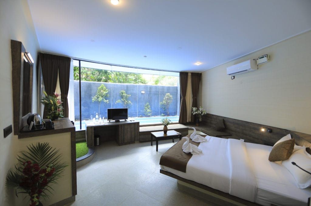 Soumithre- Pool Room