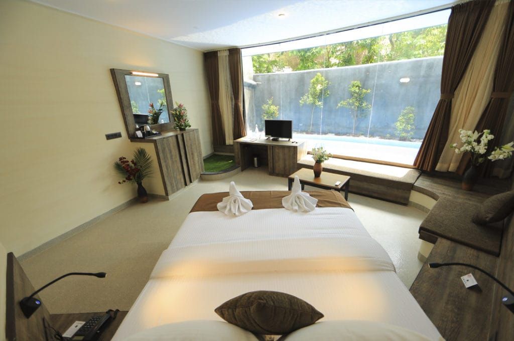 Soumithre- Pool Room