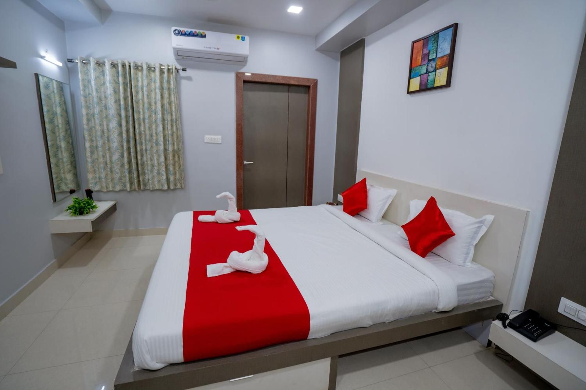 Silver Cloud Hotel Premium Room 3