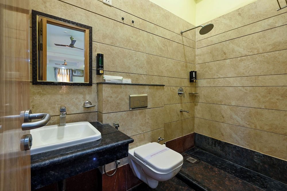 SKS Grand Palace Family Suite Room 8