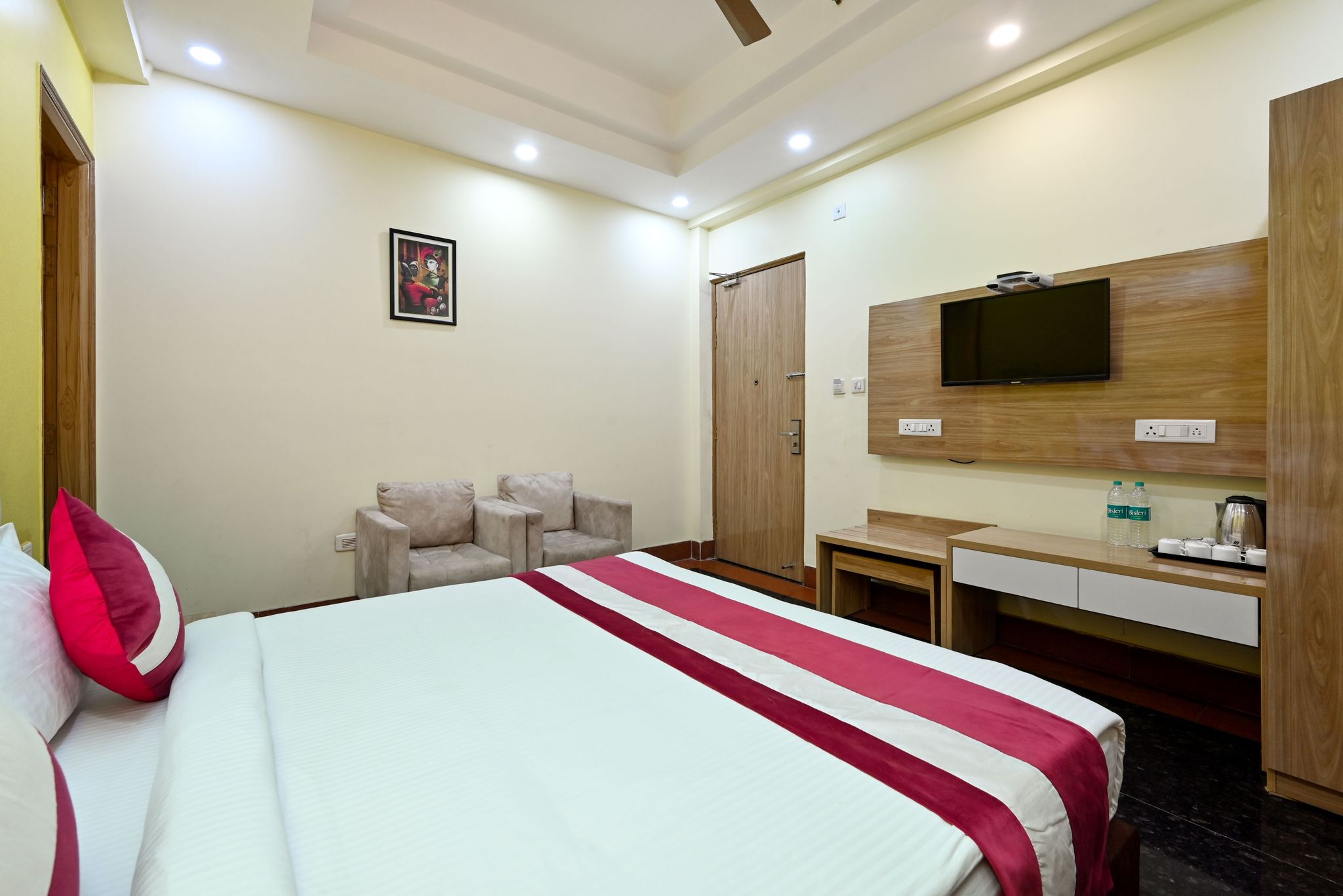 SKS Grand Palace Family Suite Room 3