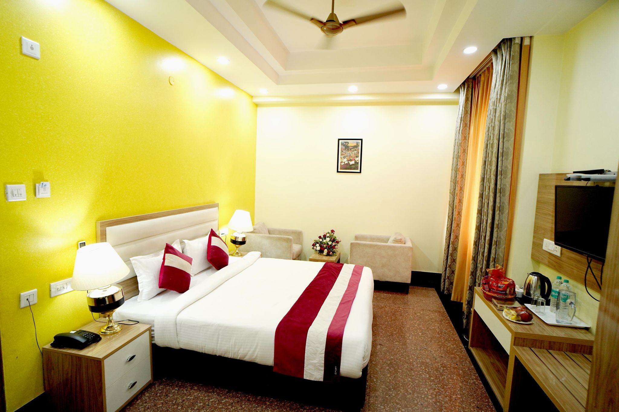 SKS Grand Palace Deluxe Double Room 10