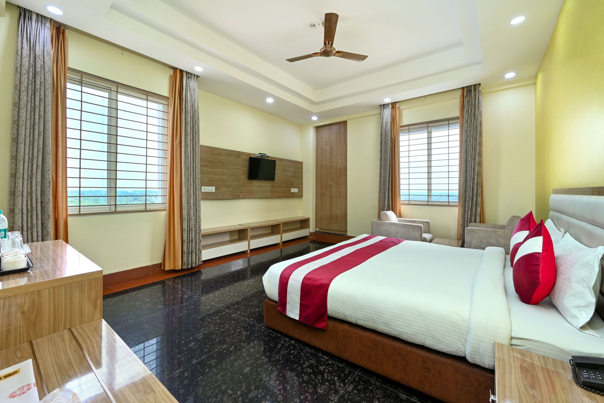 SKS Grand Palace Family Suite Room 6