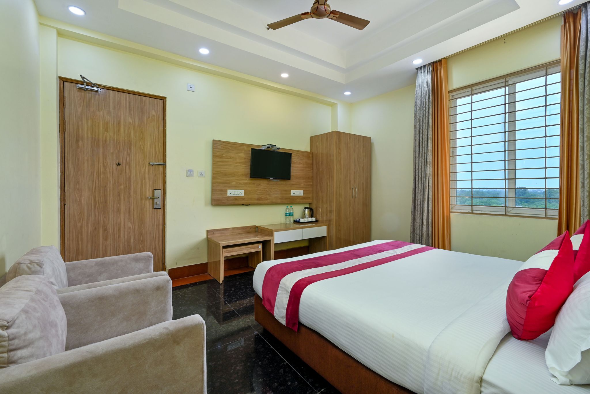 SKS Grand Palace Family Suite Room 5