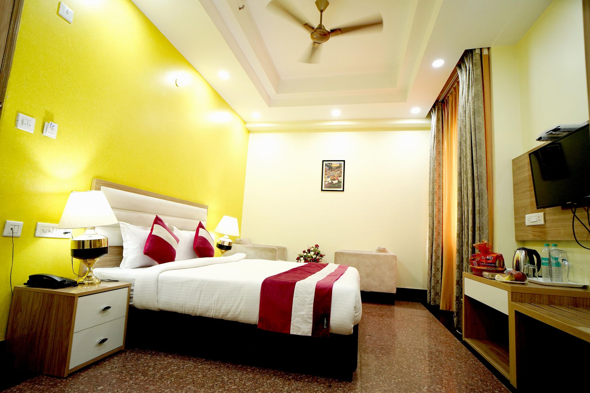 SKS Grand Palace Deluxe Double Room
