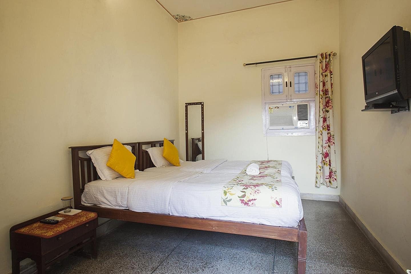 Sneh Deep Guest House Family Room AC 5