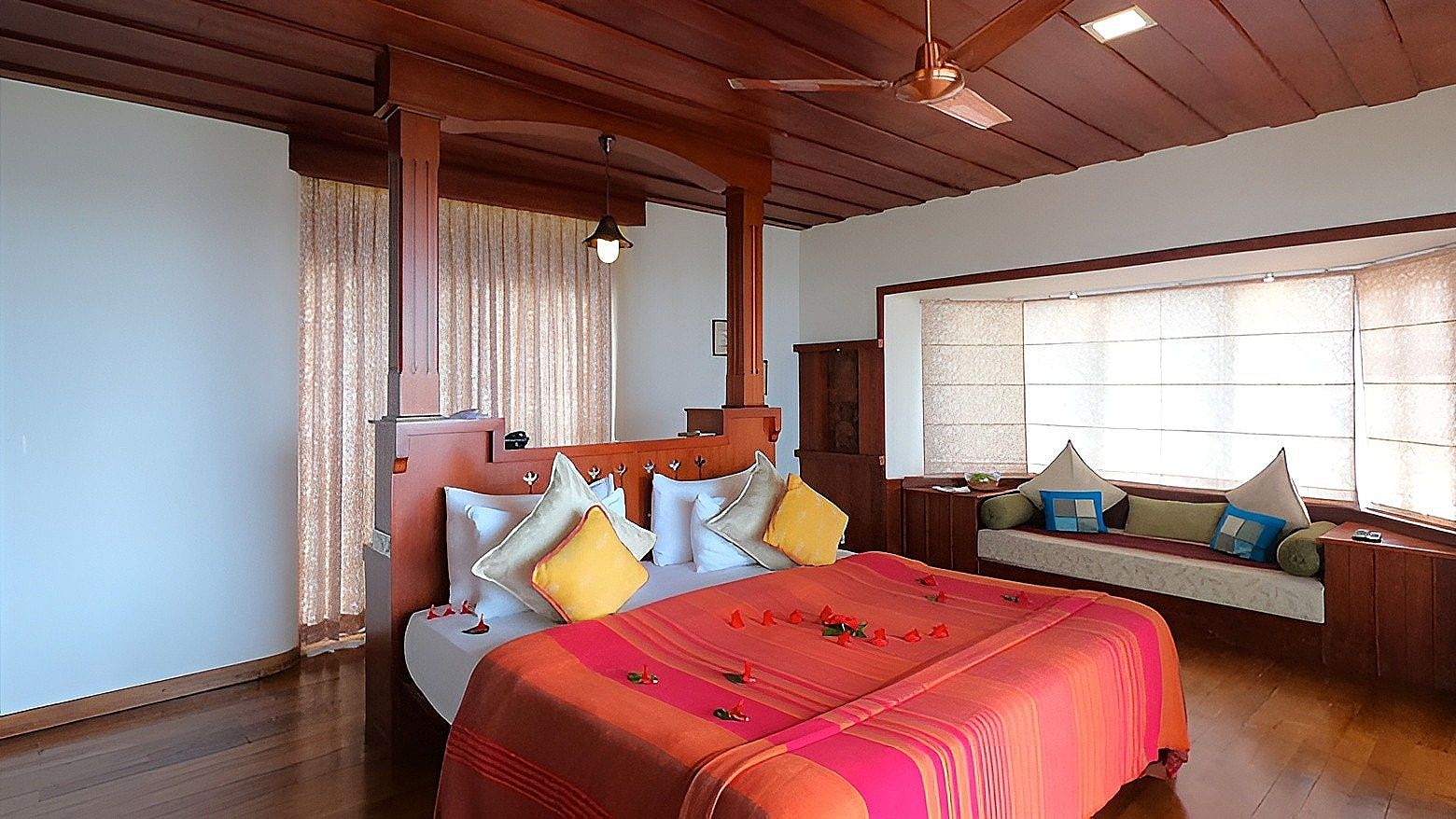 SpiceTree Munnar Boutique Resort Classic Room with Jacuzzi 5