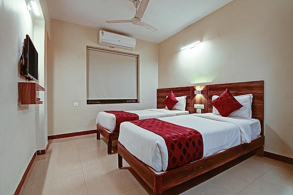 SRTC Hotel Aspire Deluxe Twin Room 5