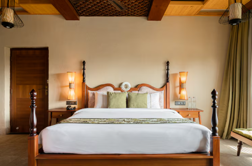 Suite (With Bathtub and Balcony)
