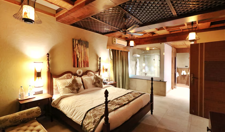 Suite (With Bathtub and Balcony)