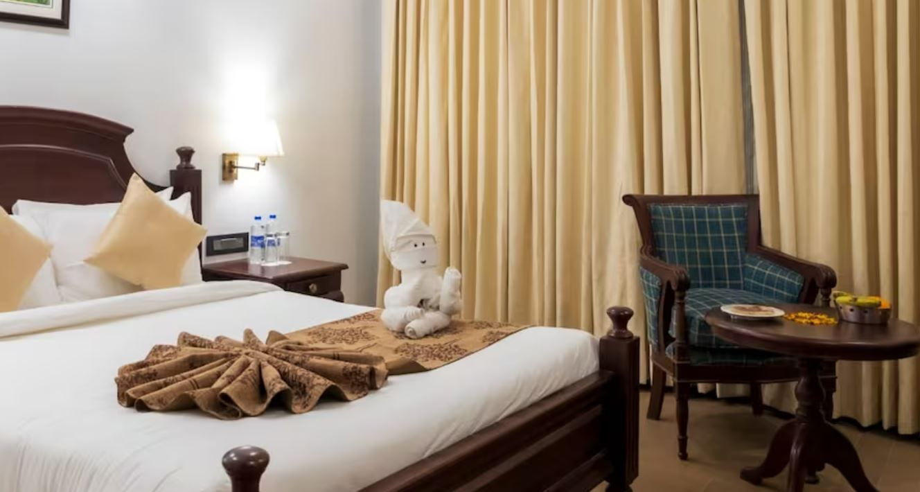 Swiss Hotel by Shivraj Nainital ( in house parking) Swiss Deluxe 2