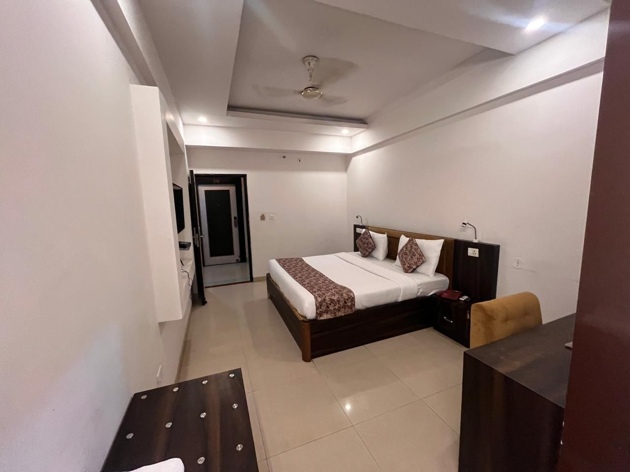 ToBo Syona Residency Superiour Club Room 3