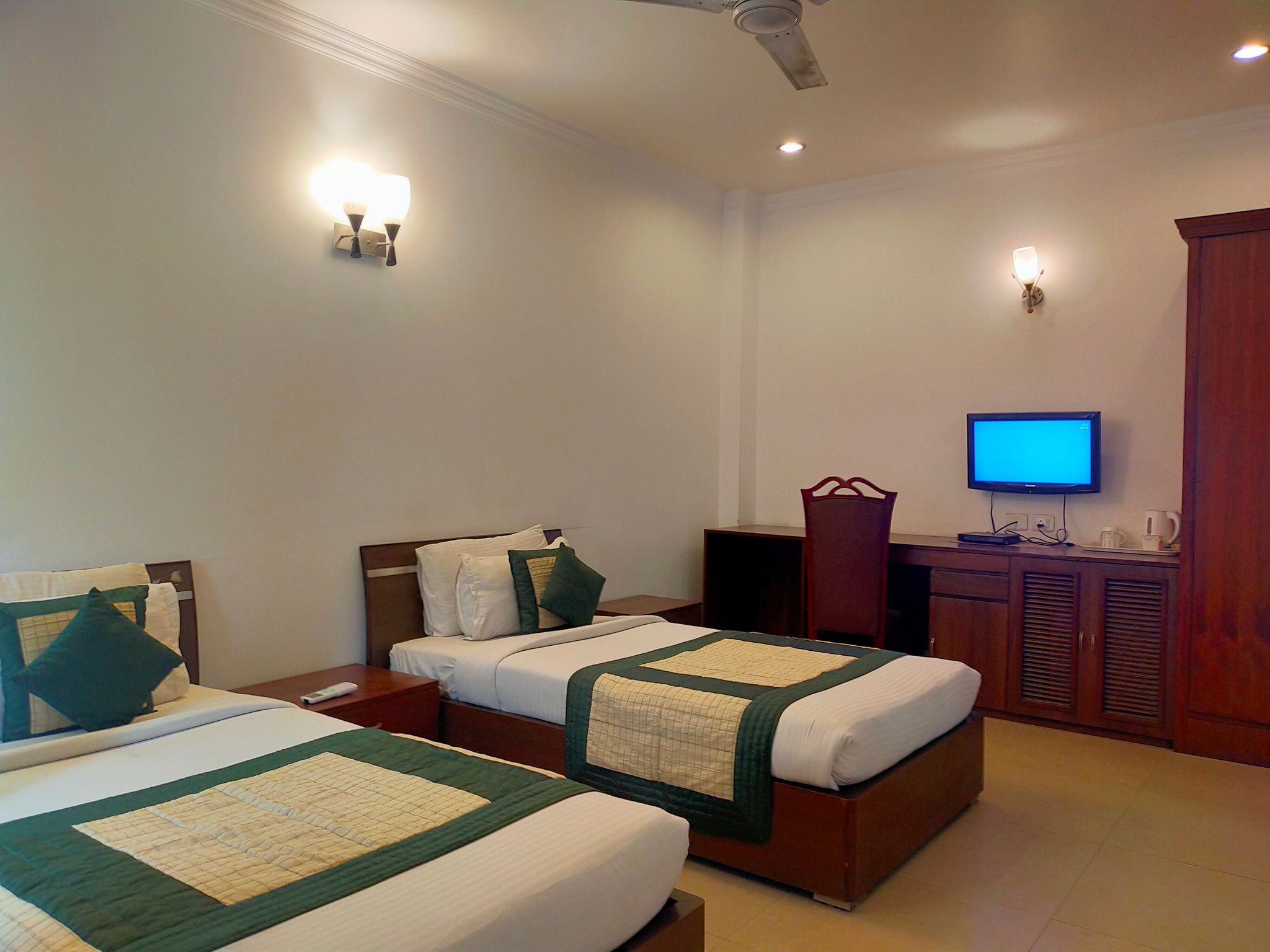 Tavisha Villa Deluxe Room 6