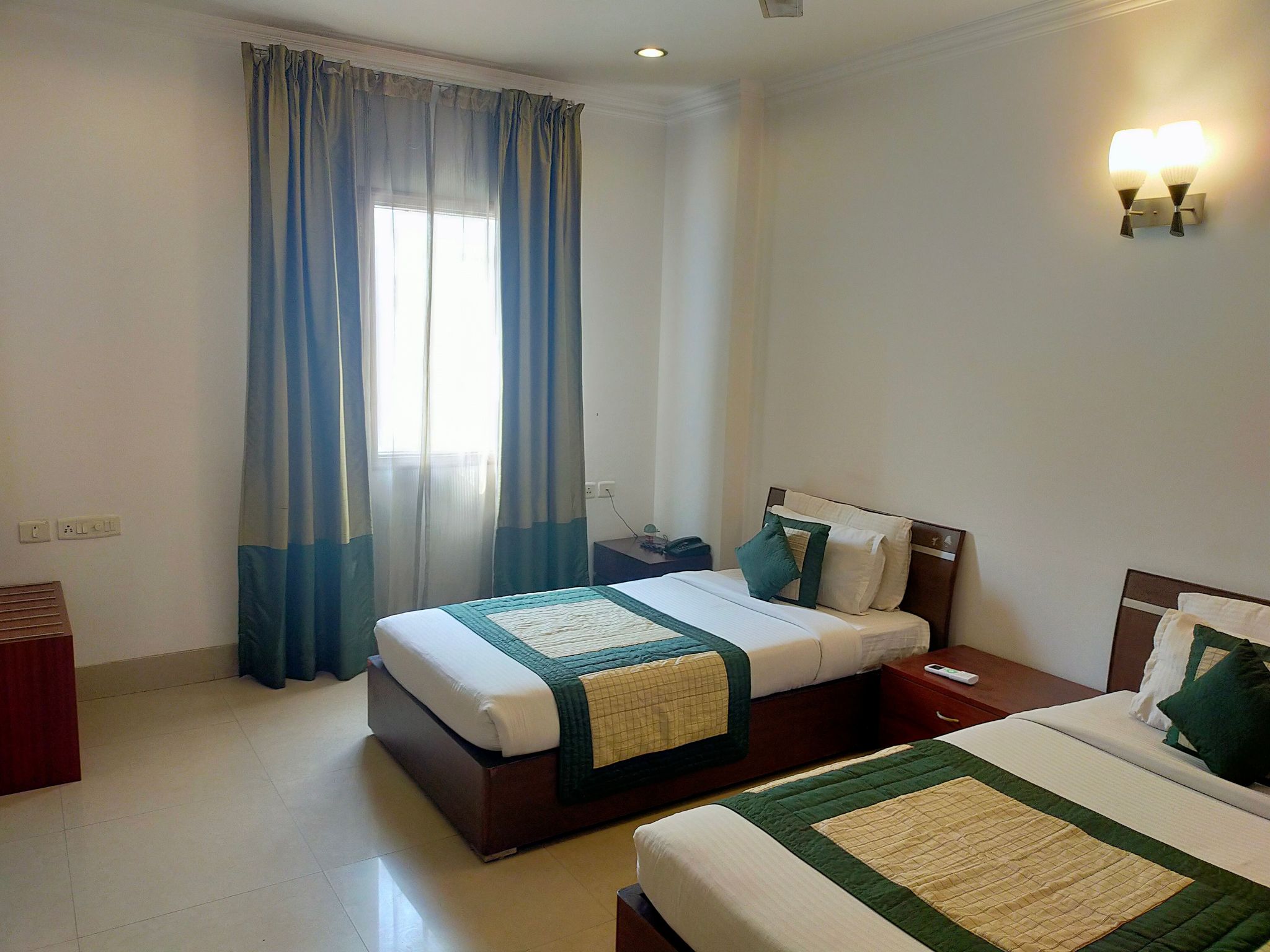 Tavisha Villa Deluxe Room 8