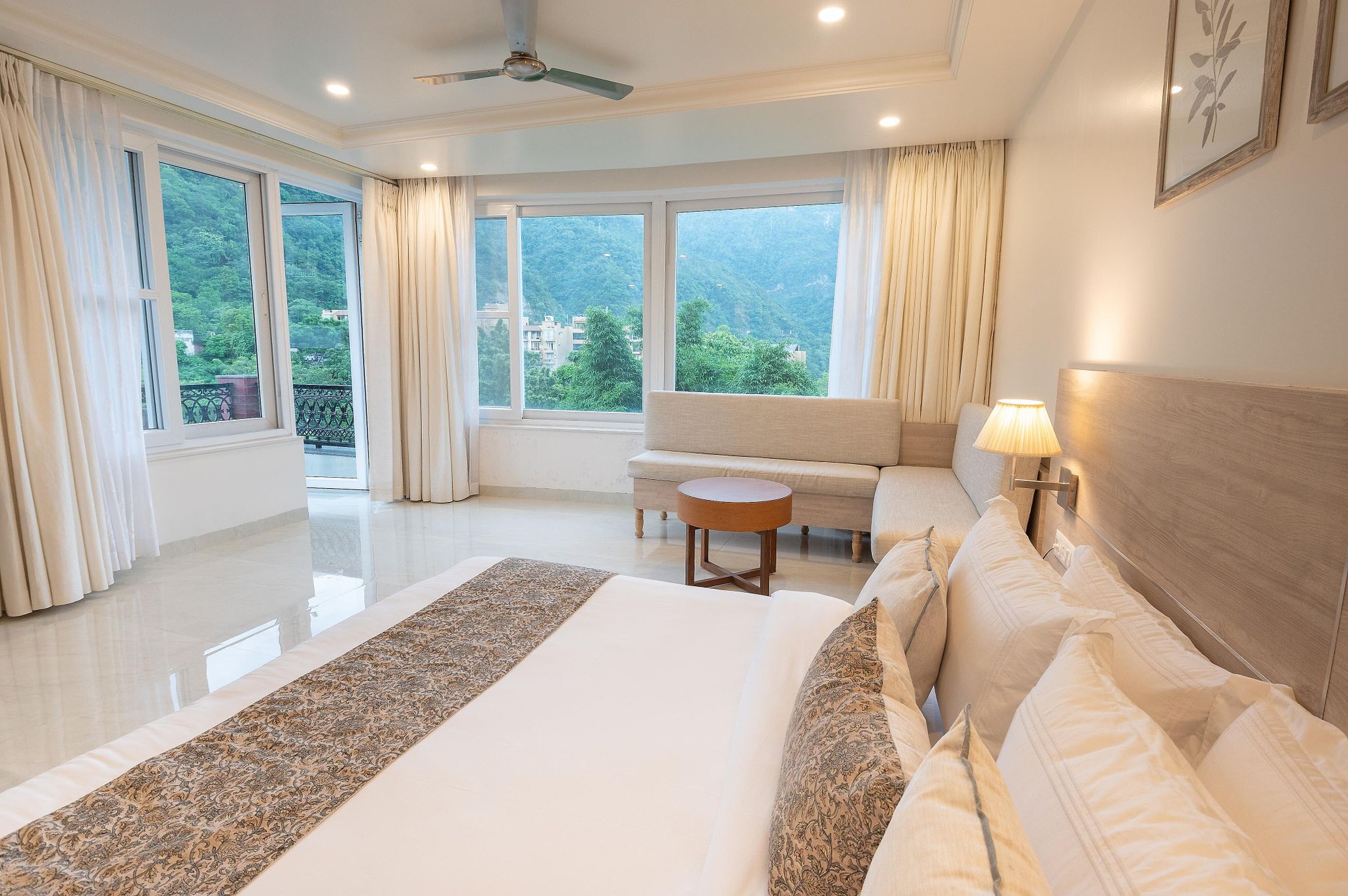 King Room with Mountain View