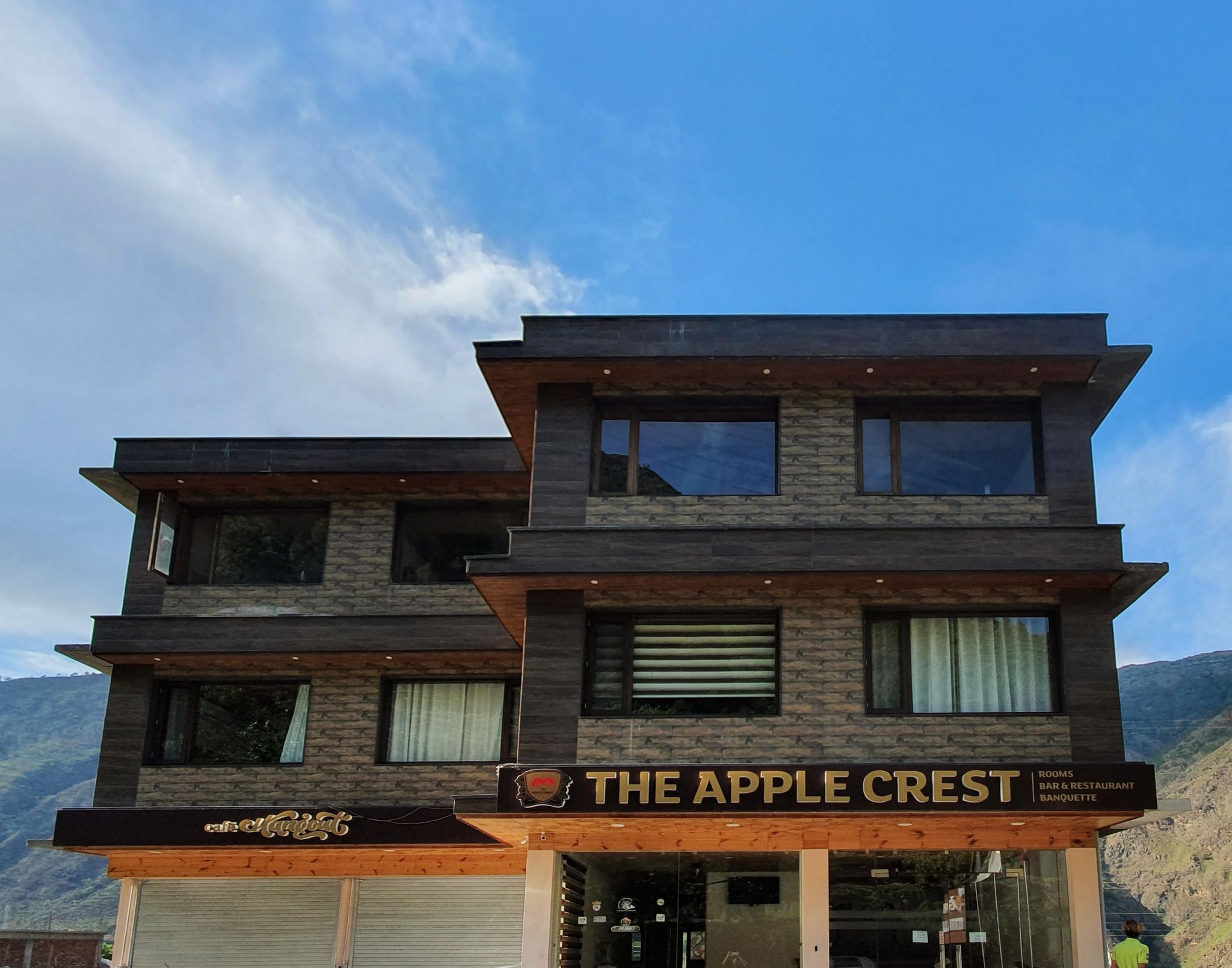 The Apple Crest - Bithal