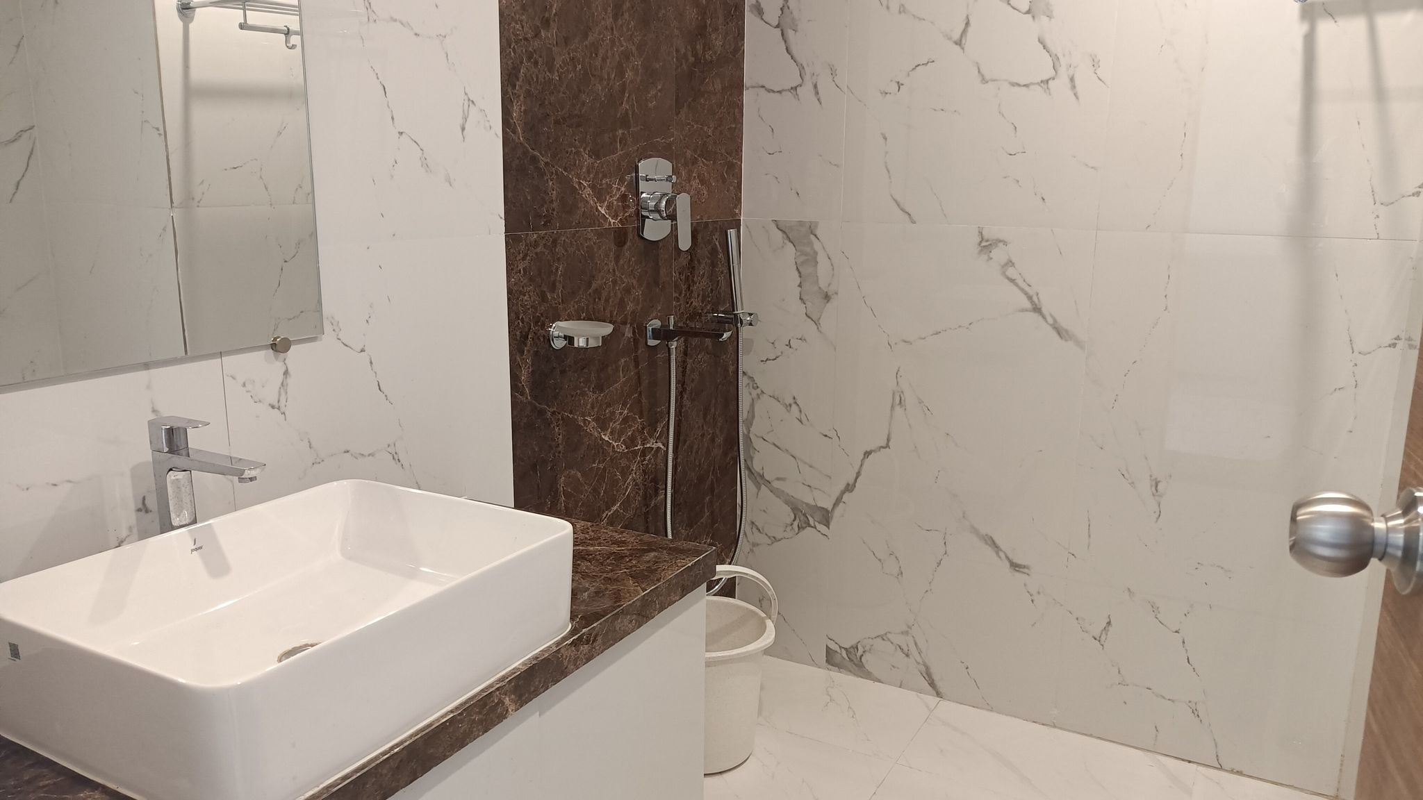 The Bay Suites Sea Facing Hotel-Right On The Golden Beach Super Deluxe Sea View with Balcony 4