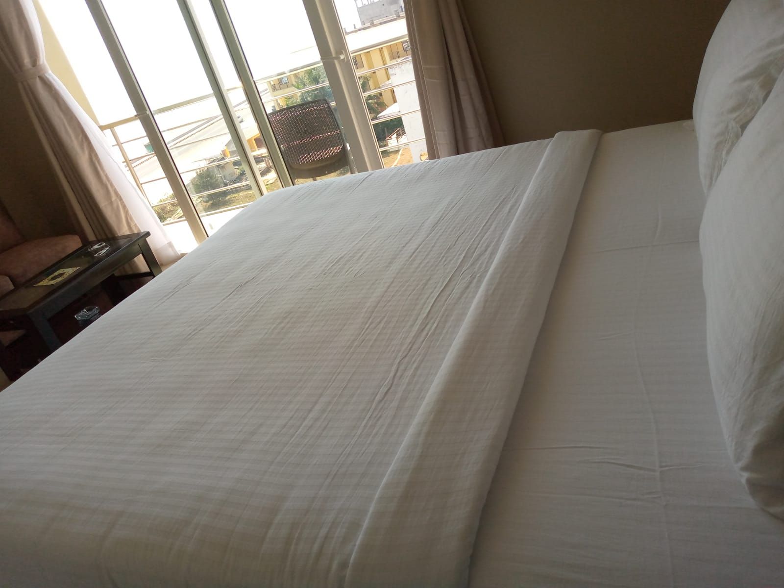 The Bay Suites Sea Facing Hotel-Right On The Golden Beach Super Deluxe Sea View with Balcony 2