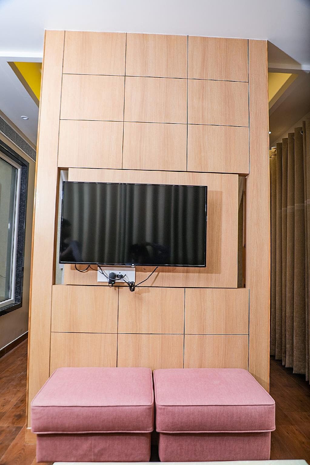 undefined The Elegance Hotel 6