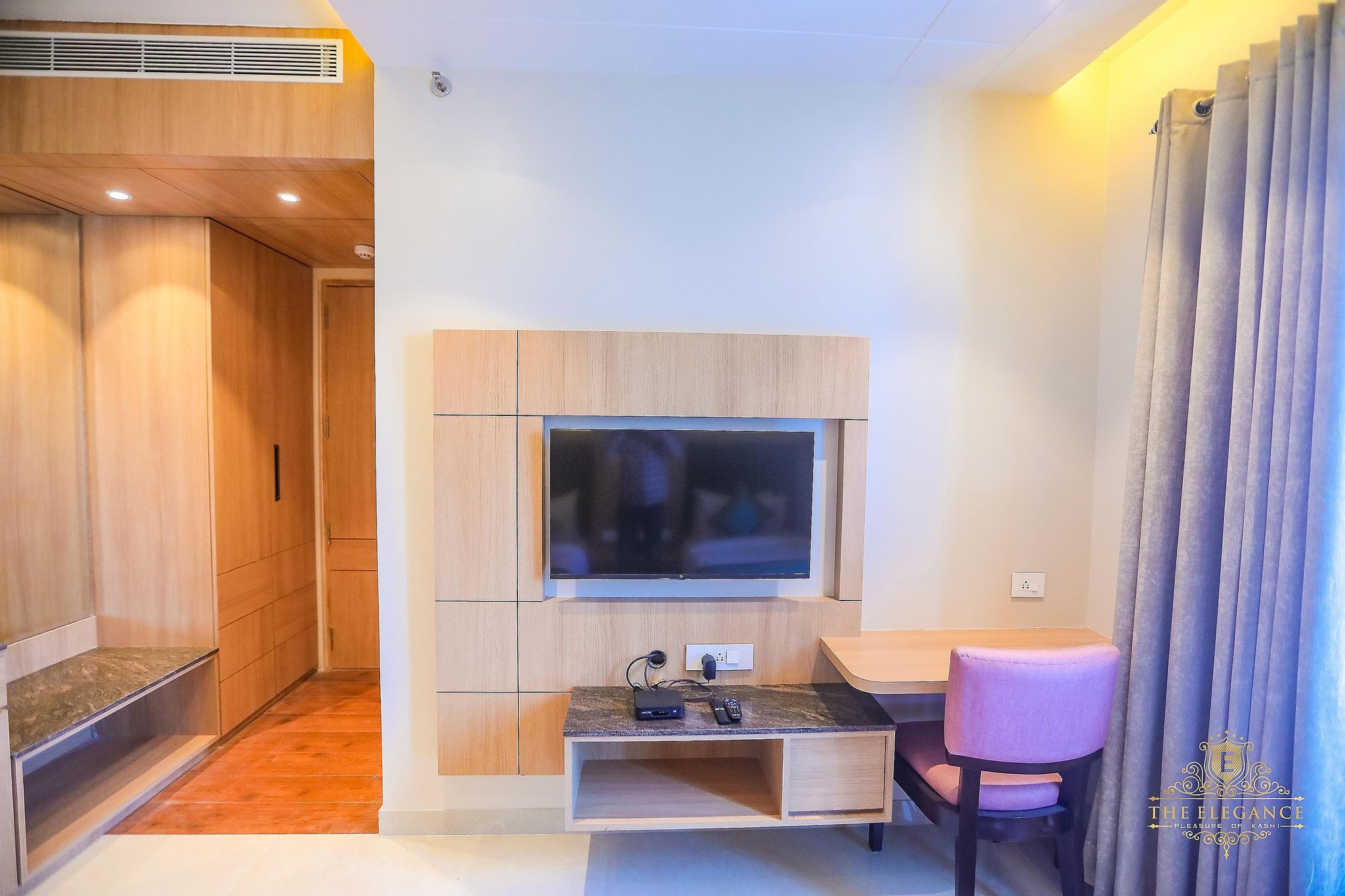undefined The Elegance Hotel 8